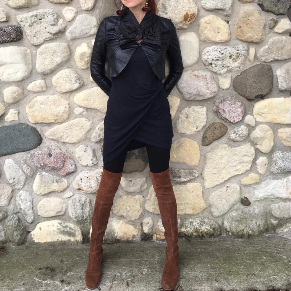 Bcbgmaxazria cropped leather jacket S zip details